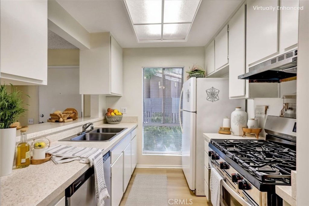 2813 S Fairview Street G