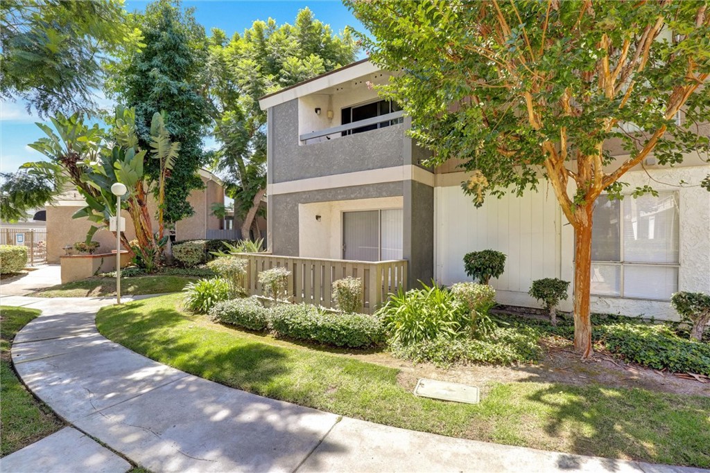 2813 S Fairview Street G