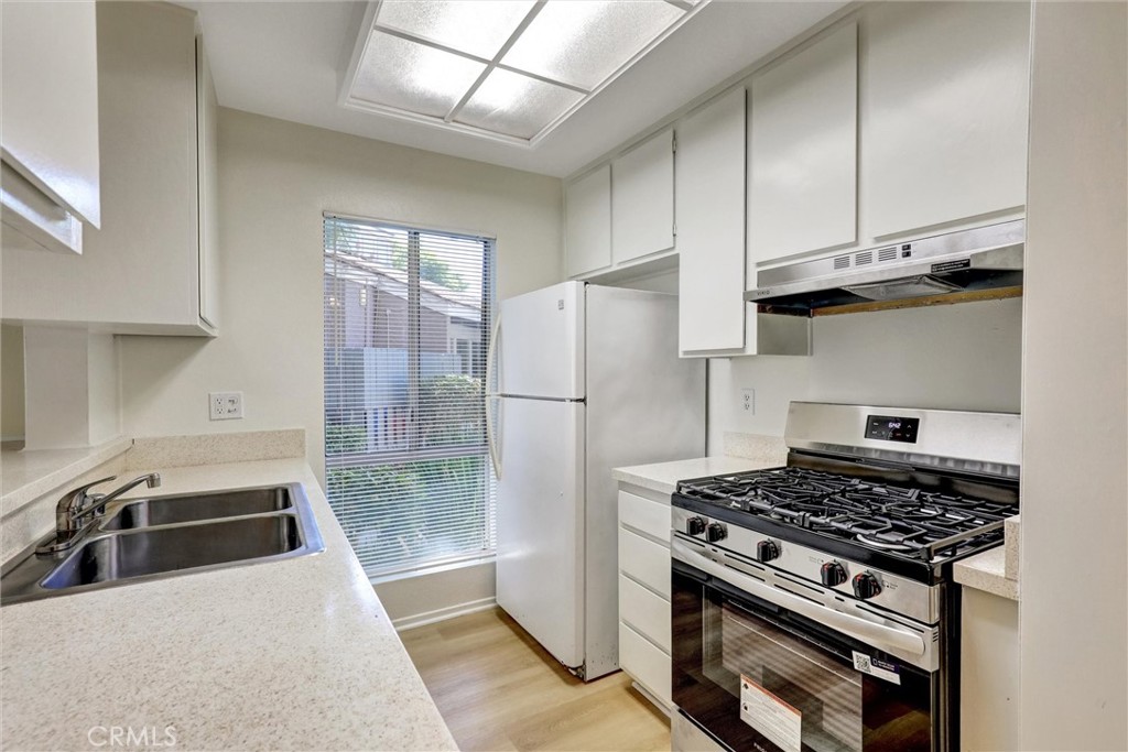 2813 S Fairview Street G