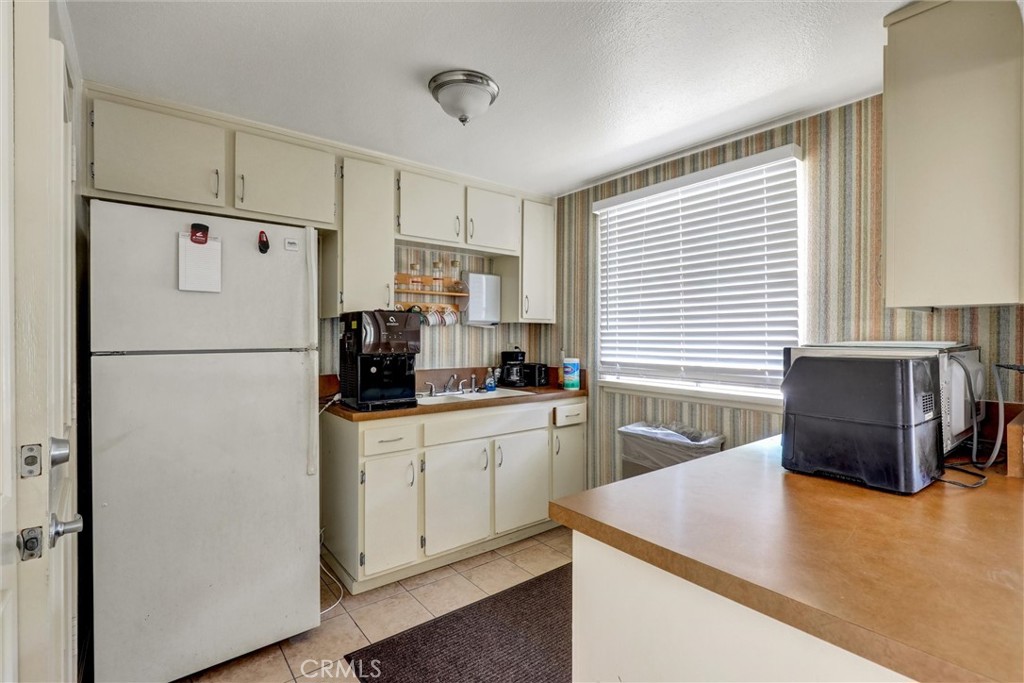 2813 S Fairview Street G