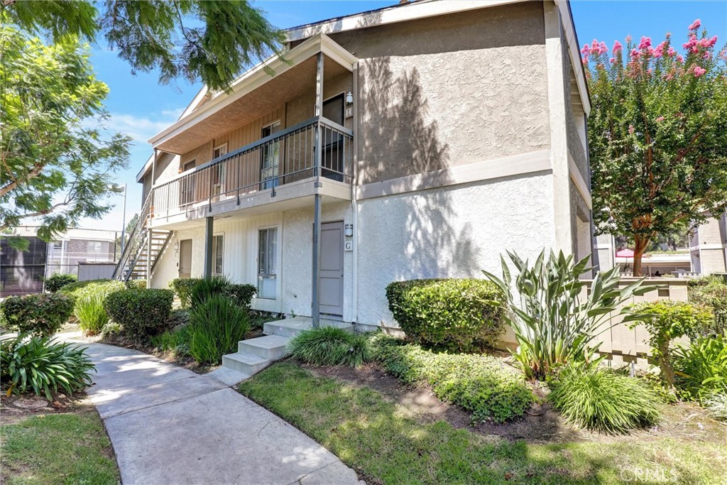 2813 S Fairview Street G