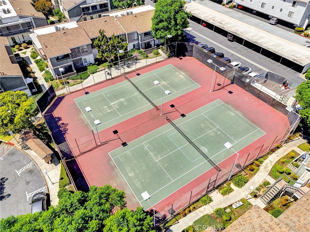 2813 S Fairview Street G