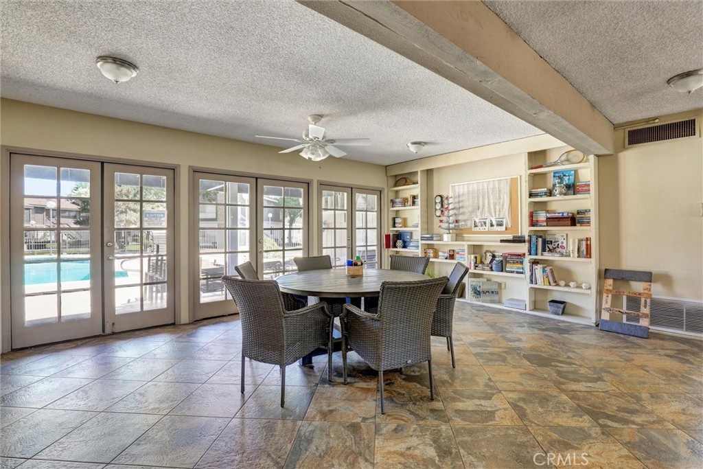 2813 S Fairview Street G