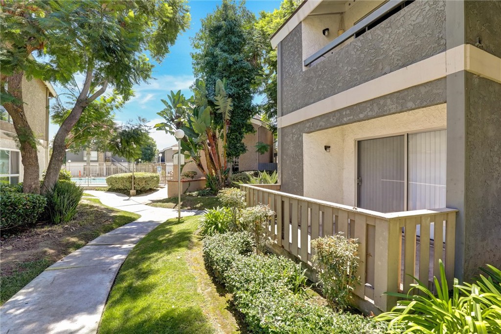 2813 S Fairview Street G