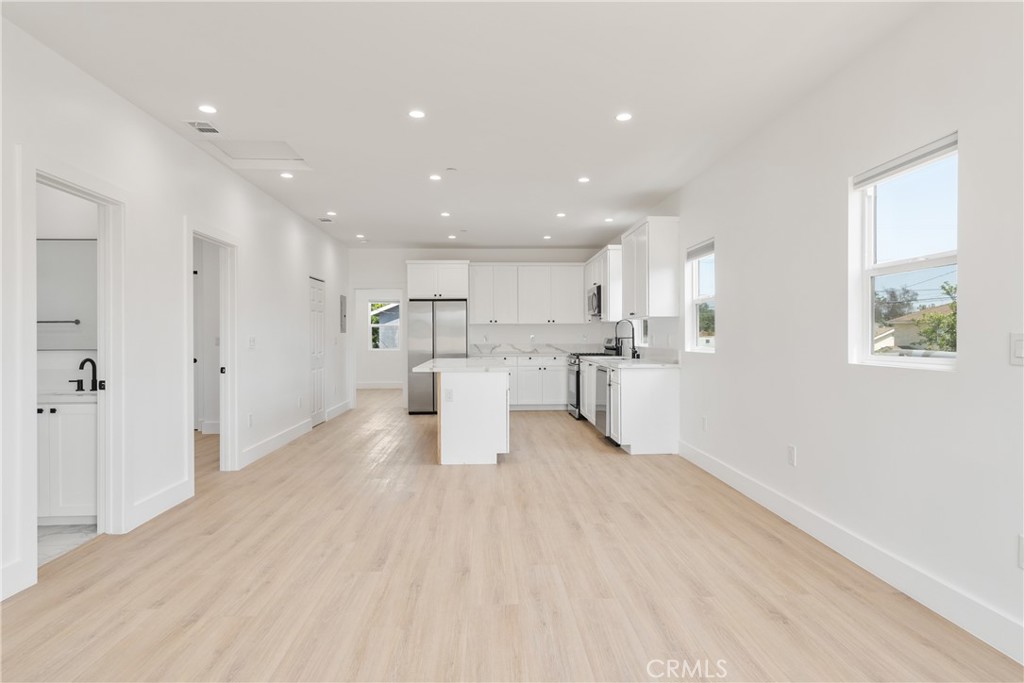 2338 S Cloverdale Avenue