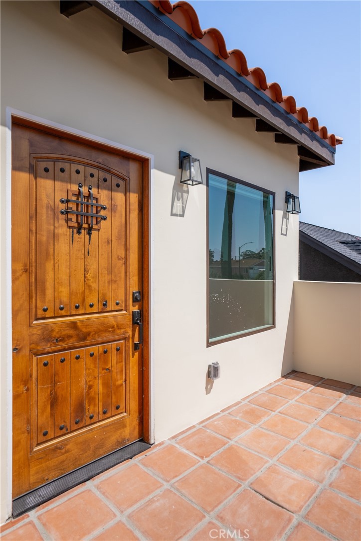 2338 S Cloverdale Avenue