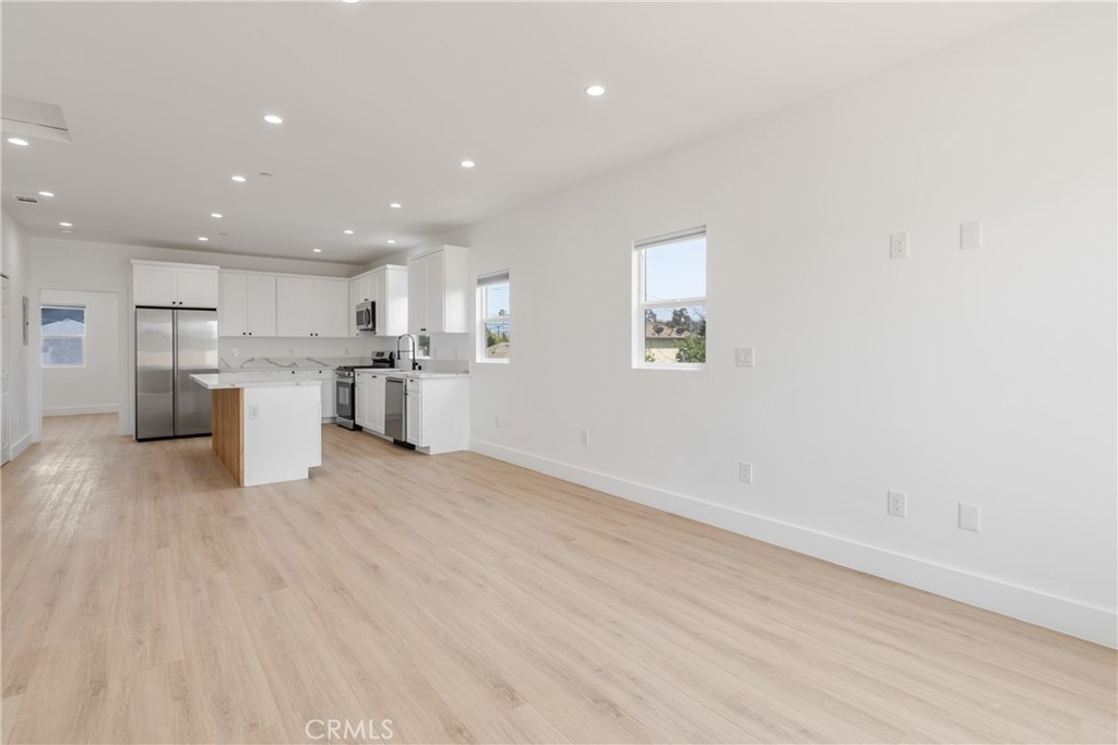 2338 S Cloverdale Avenue