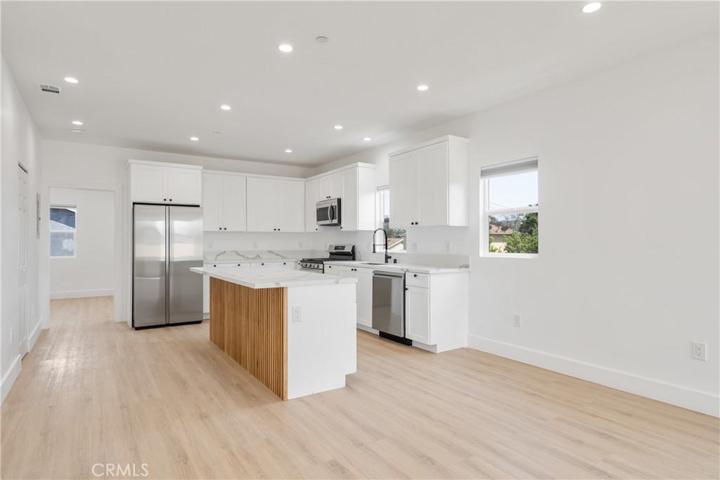 2338 S Cloverdale Avenue