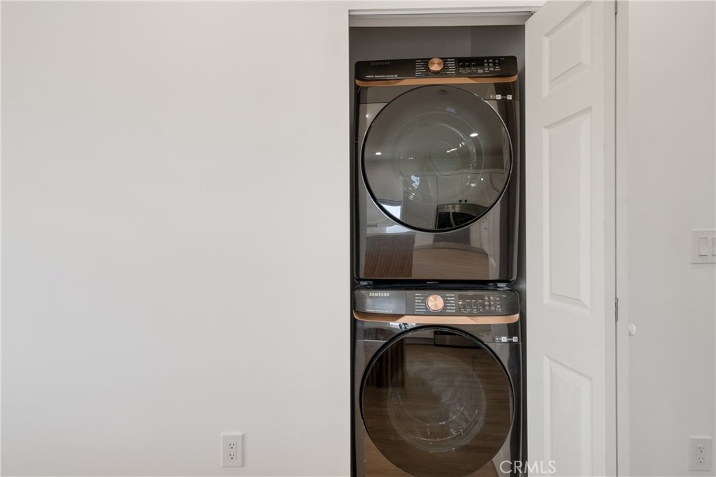 2338 S Cloverdale Avenue