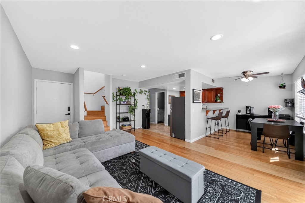 1215 N San Gabriel 309