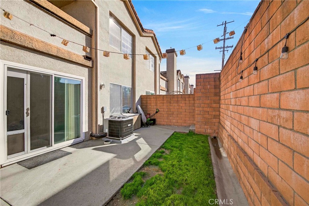 1215 N San Gabriel 309