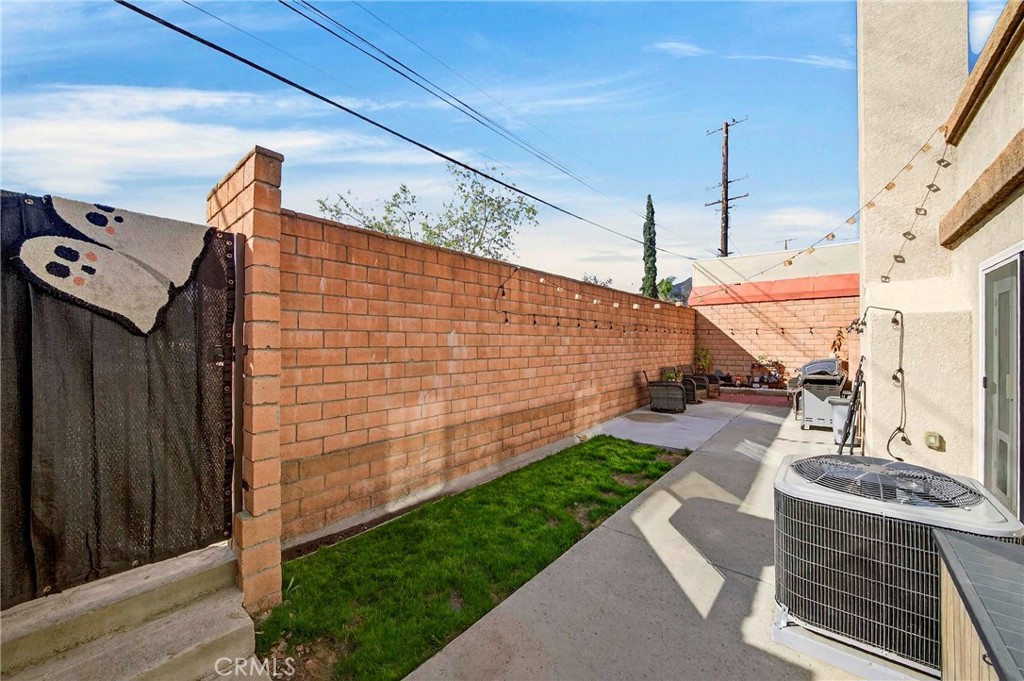 1215 N San Gabriel 309