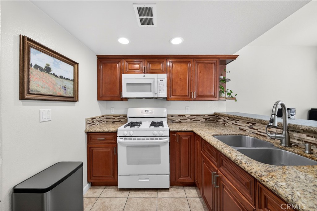 1215 N San Gabriel 309