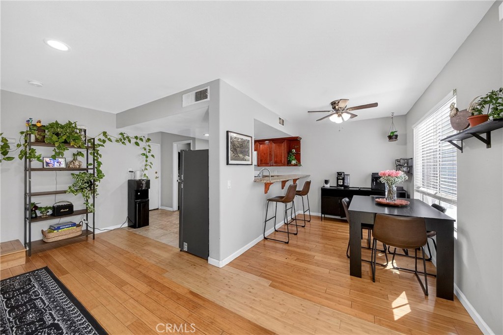 1215 N San Gabriel 309