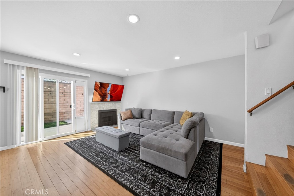 1215 N San Gabriel 309