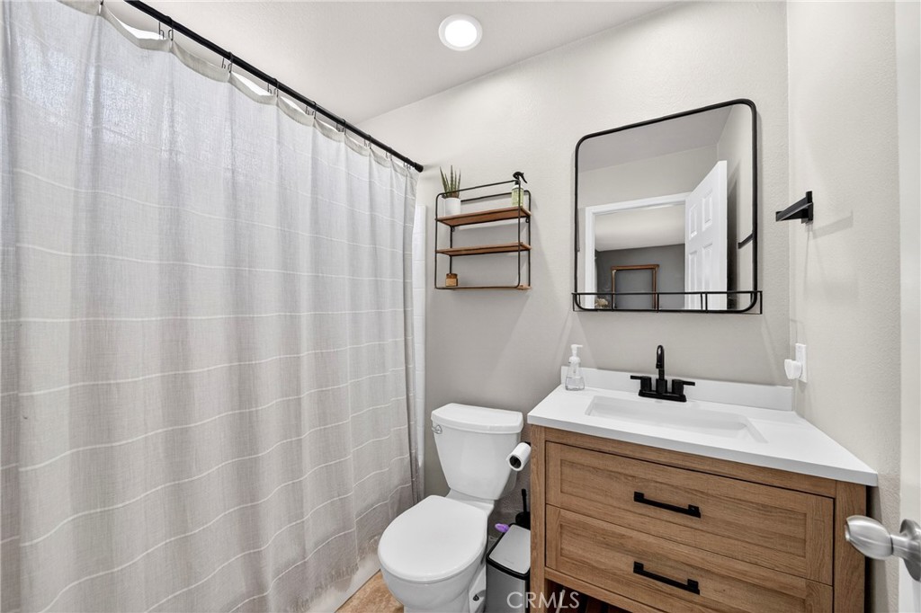 1215 N San Gabriel 309