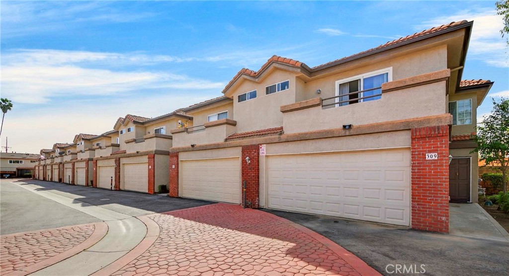 1215 N San Gabriel 309