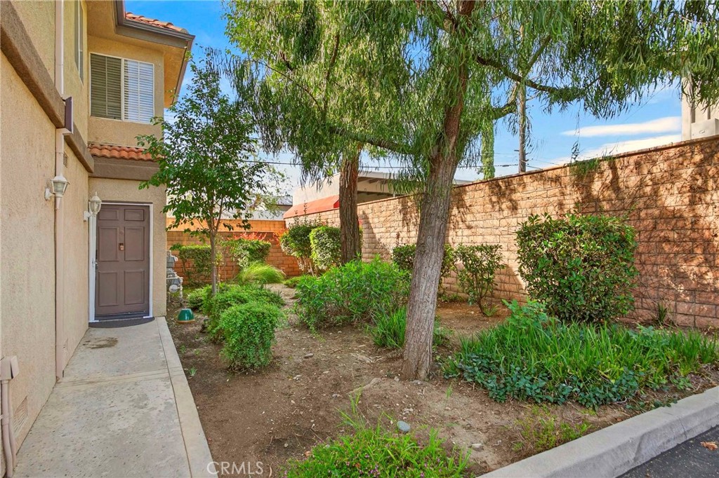 1215 N San Gabriel 309