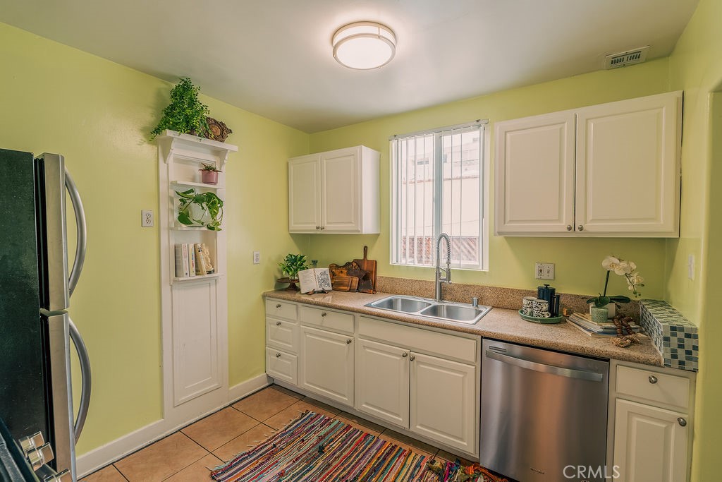 7122 De Longpre