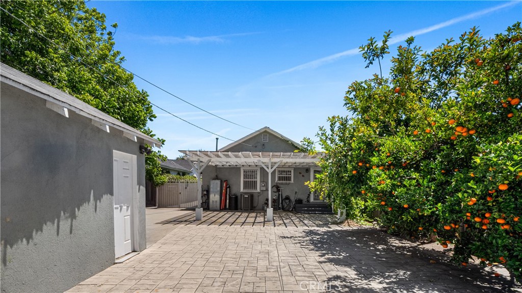 1849 W 38th Street