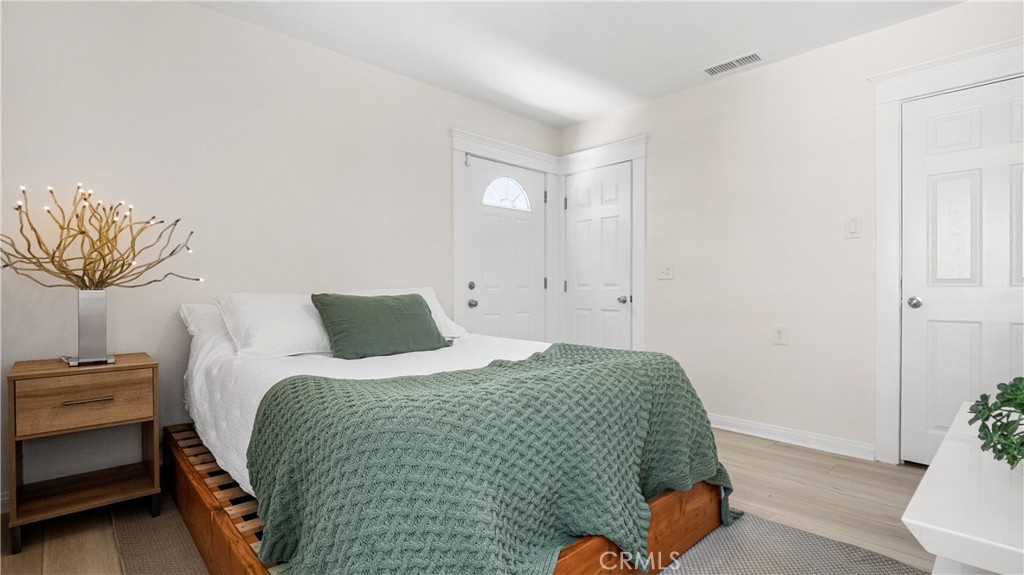 1849 W 38th Street
