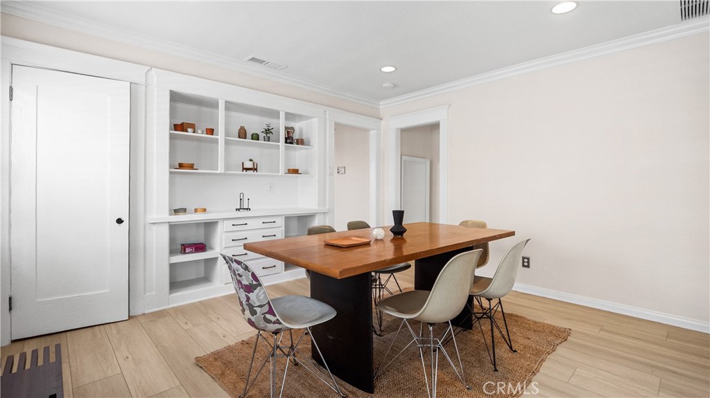 1849 W 38th Street