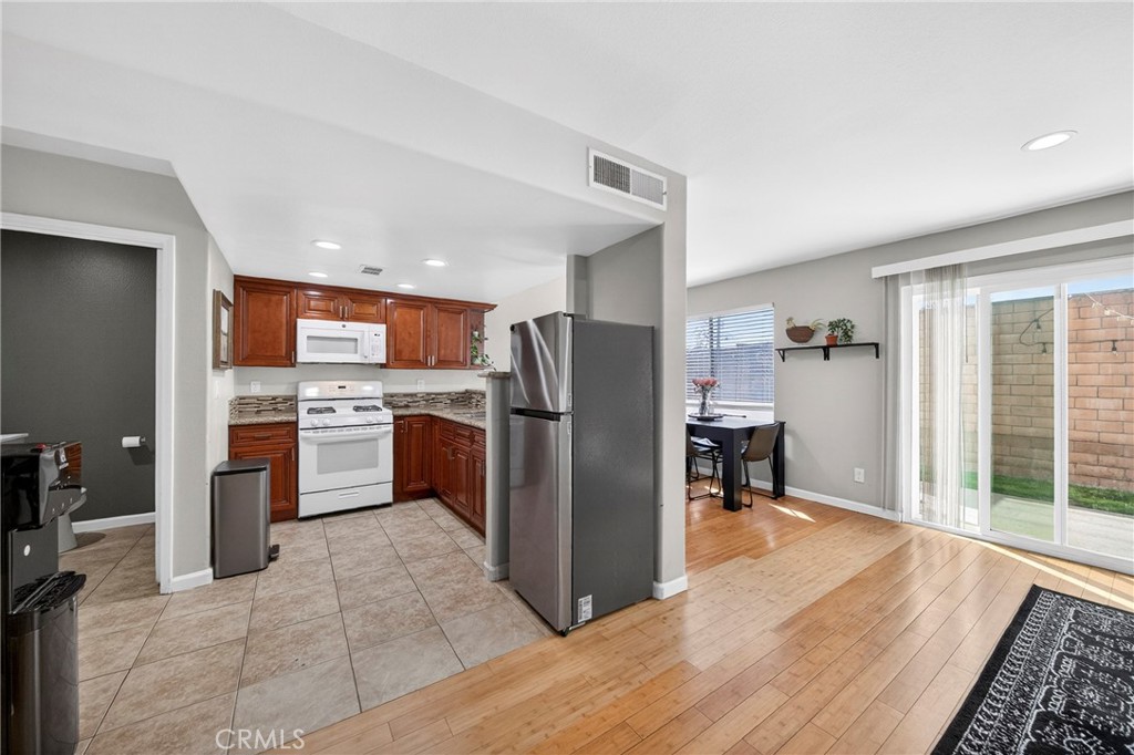 1215 N San Gabriel