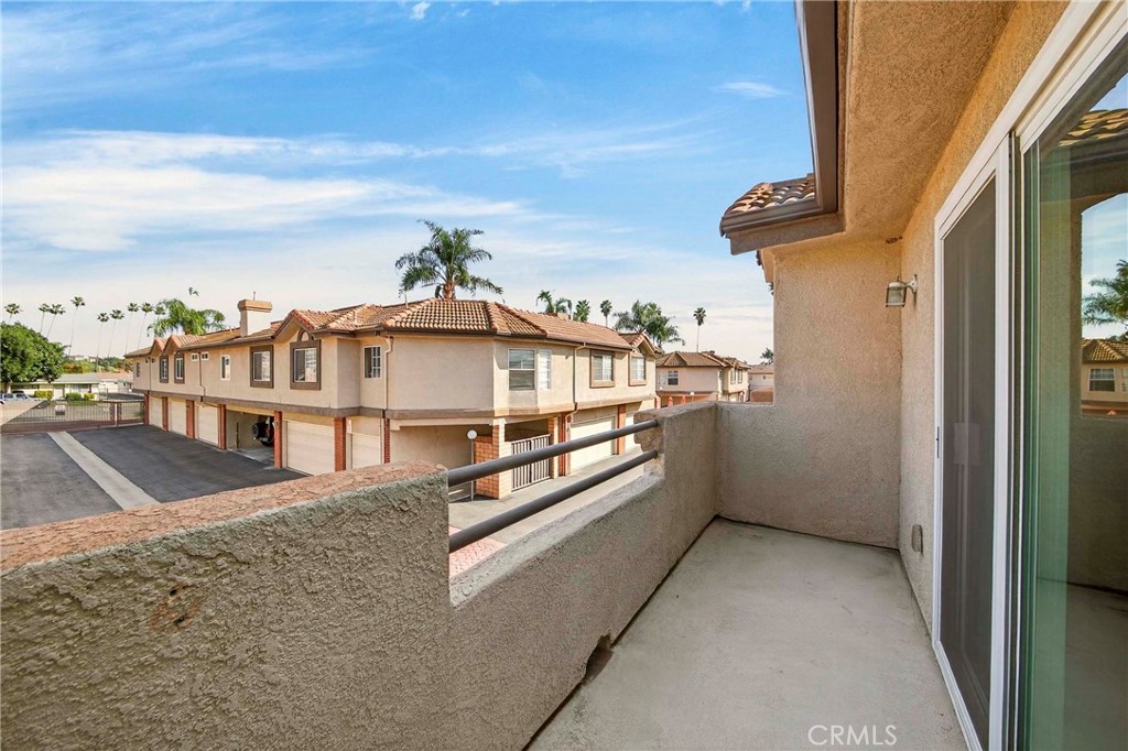 1215 N San Gabriel