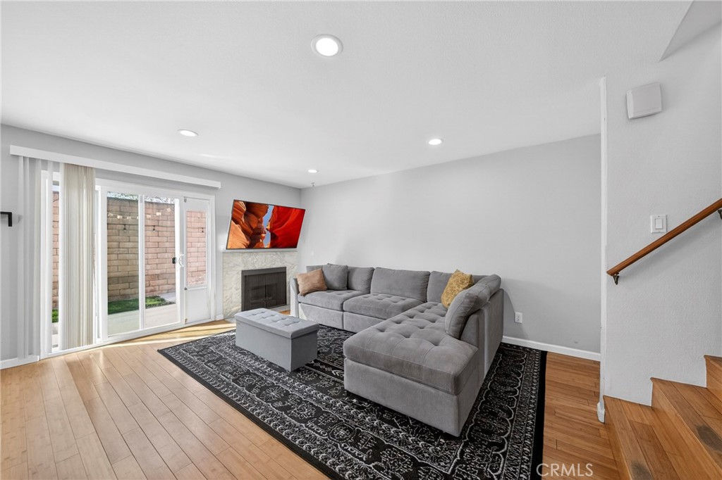1215 N San Gabriel