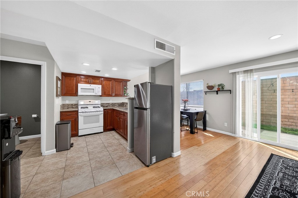 1215 N San Gabriel