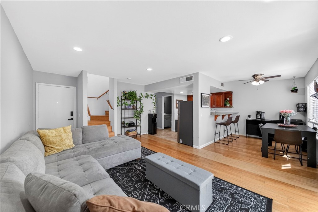 1215 N San Gabriel