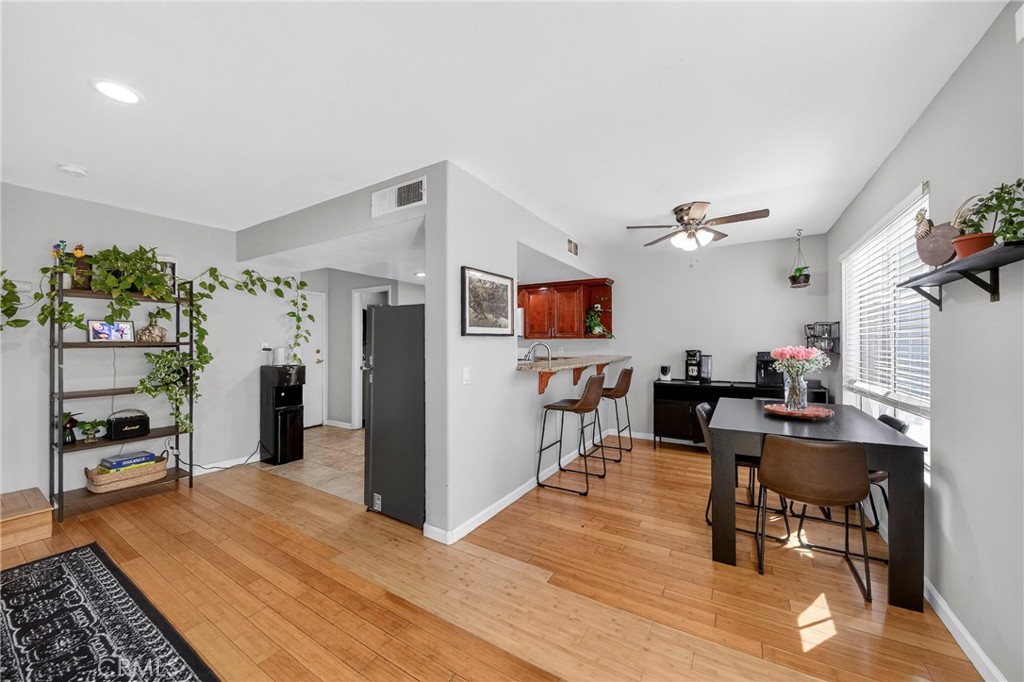 1215 N San Gabriel