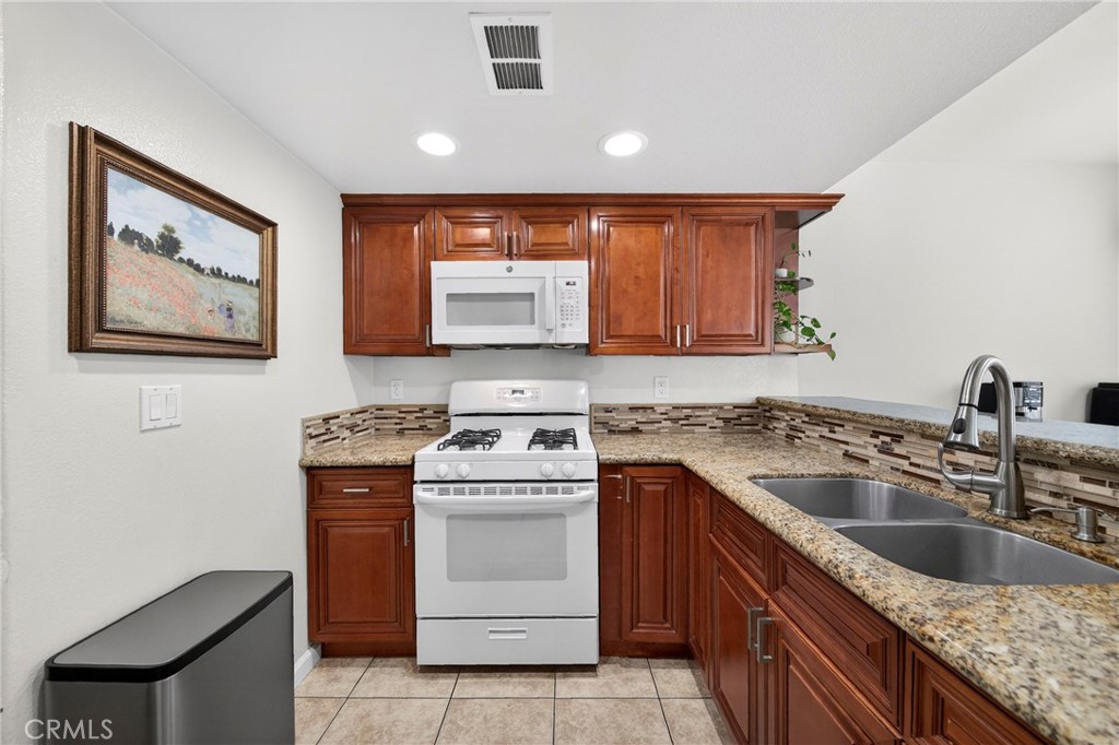 1215 N San Gabriel