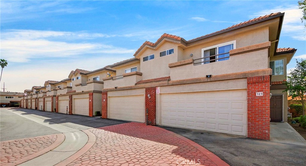 1215 N San Gabriel