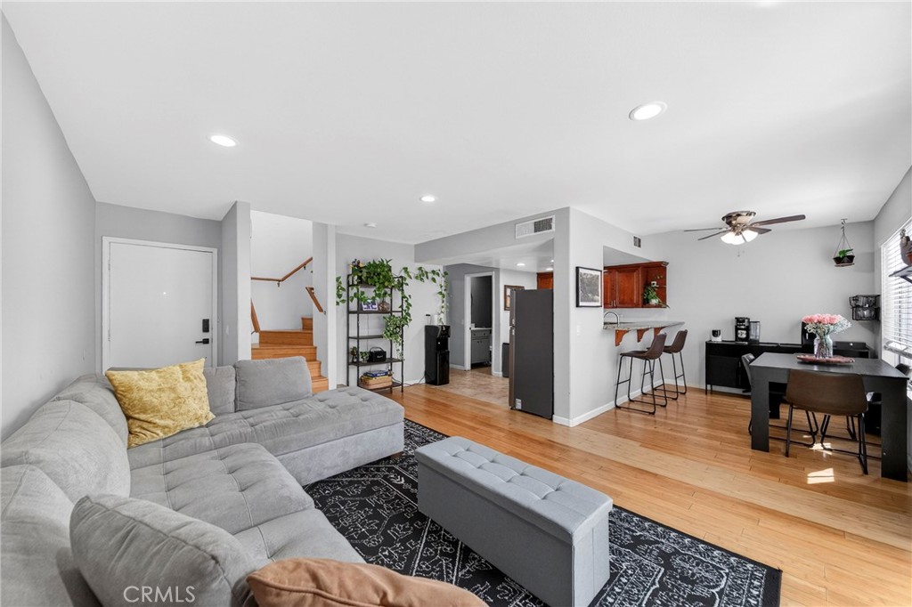1215 N San Gabriel