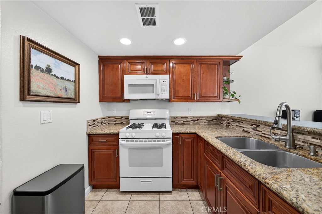 1215 N San Gabriel