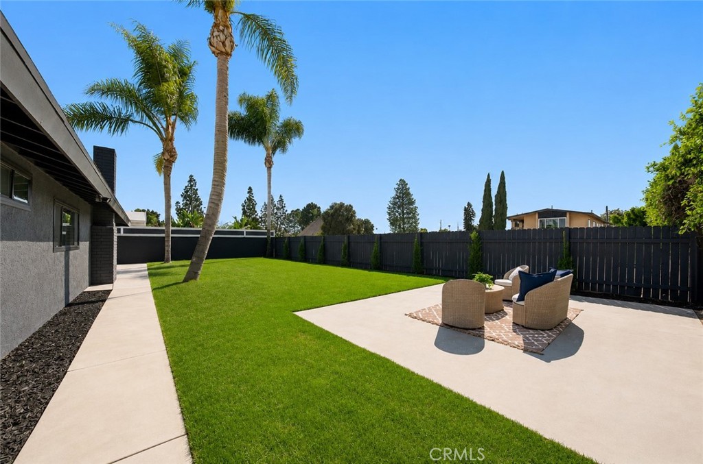 10033 Brookshire