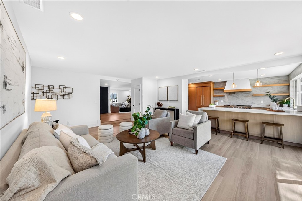 10033 Brookshire