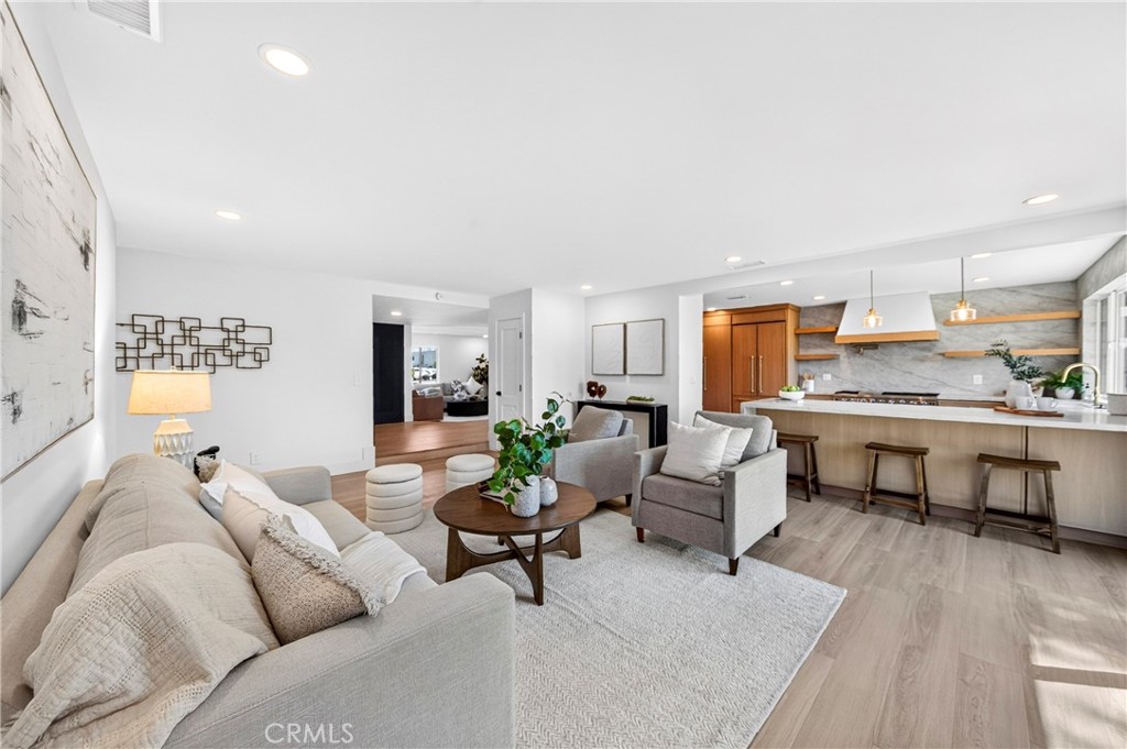10033 Brookshire