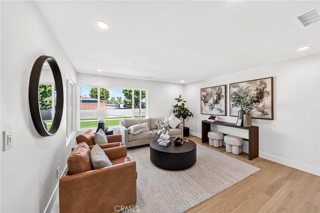 10033 Brookshire