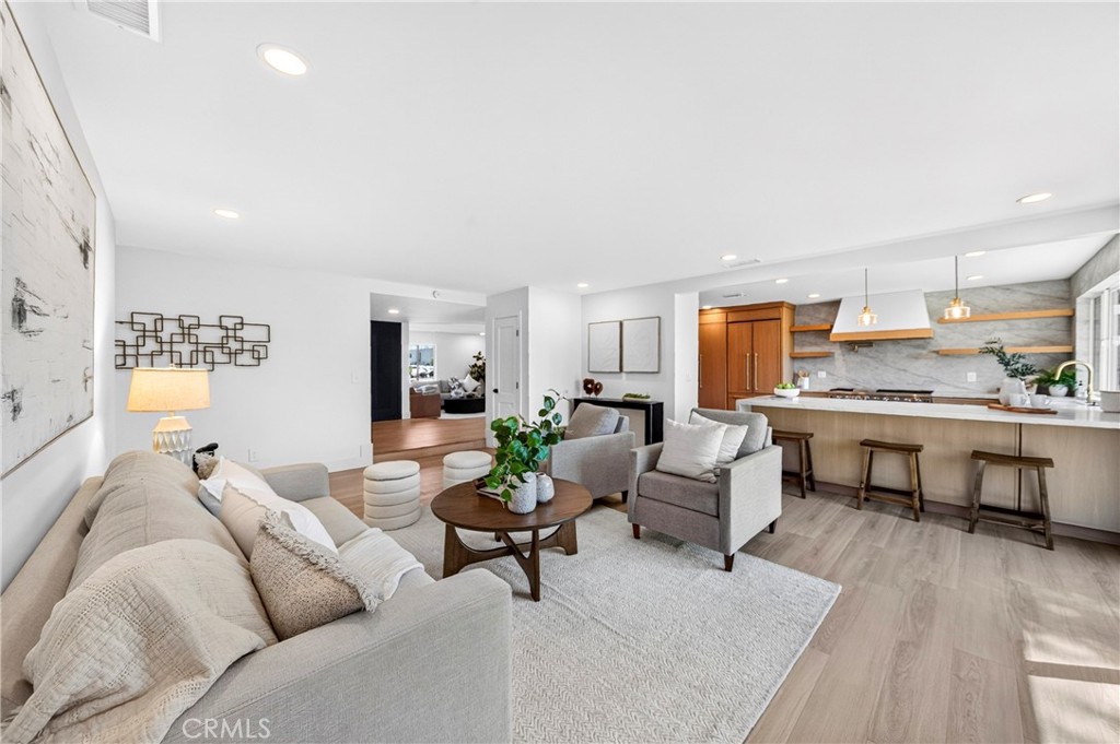 10033 Brookshire