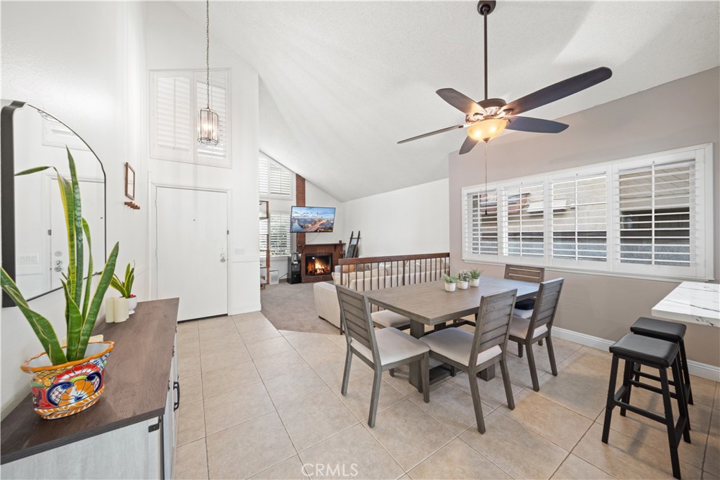 323 W Dawson Court
