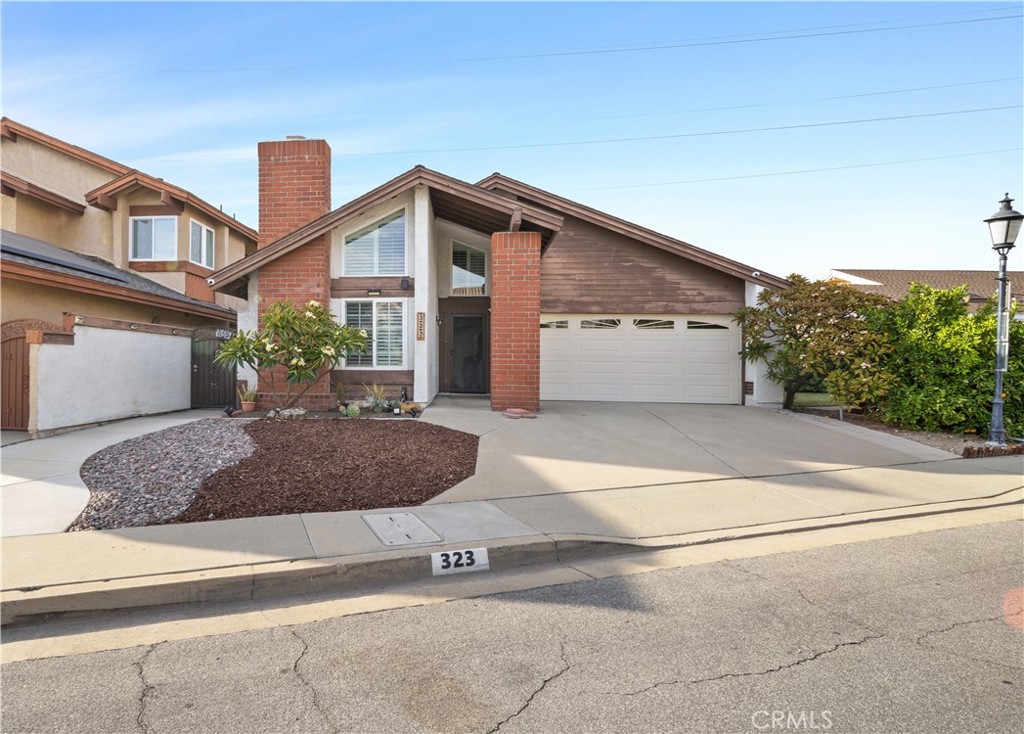 323 W Dawson Court