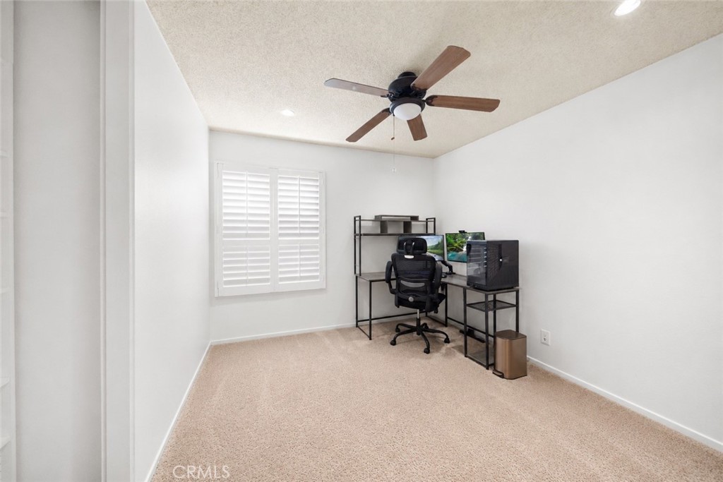 323 W Dawson Court