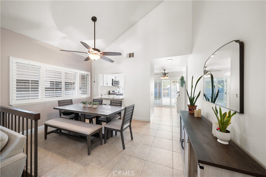 323 W Dawson Court