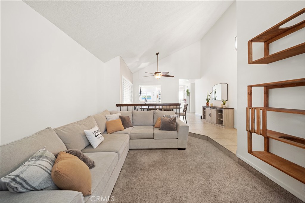 323 W Dawson Court