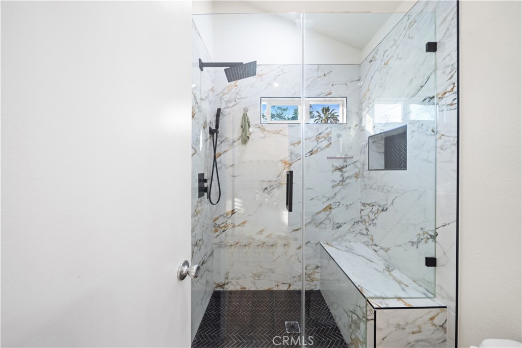 323 W Dawson Court