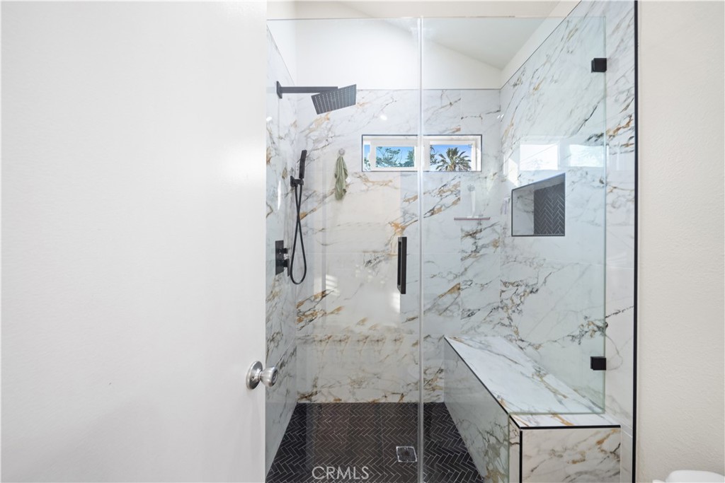 323 W Dawson Court