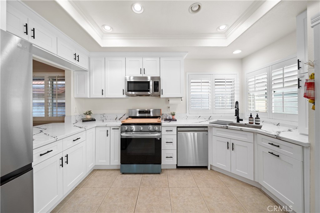 323 W Dawson Court