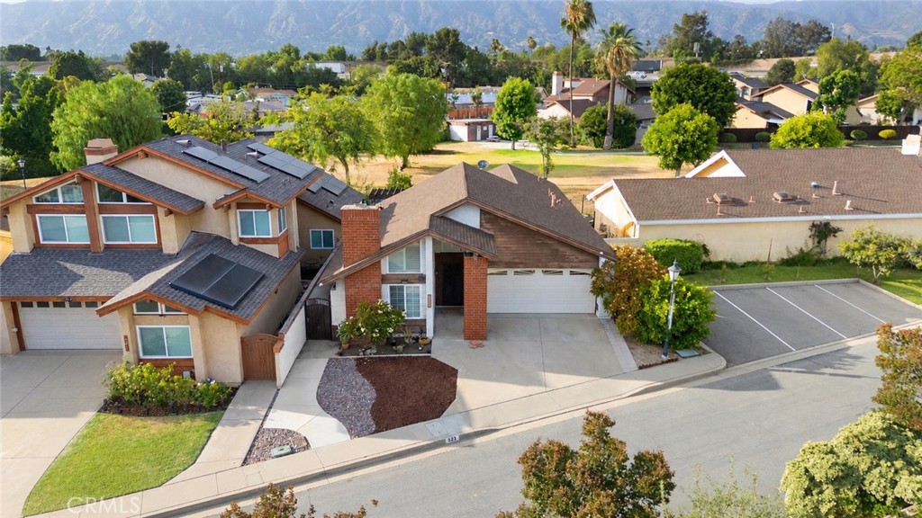 323 W Dawson Court